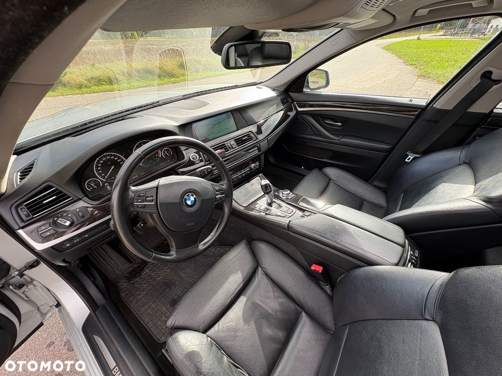 BMW Seria 5 535d xDrive - 17