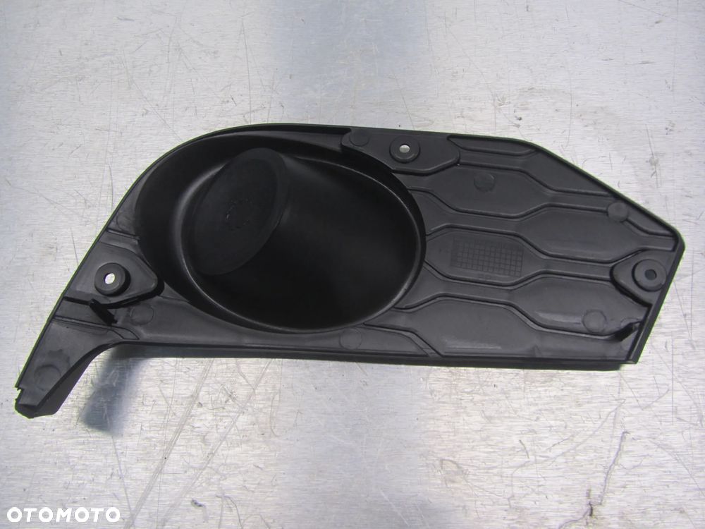 Iveco Daily 14->zaślepka halogena w zderzak prawy przód - 2