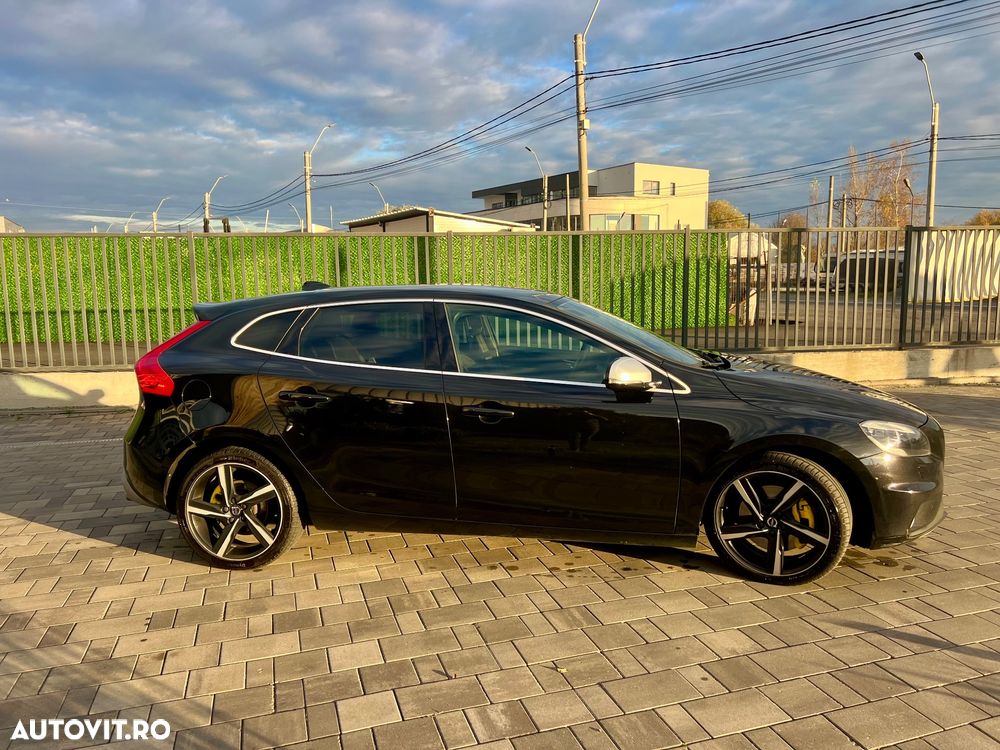 Volvo V40 D3 R-Design - 1