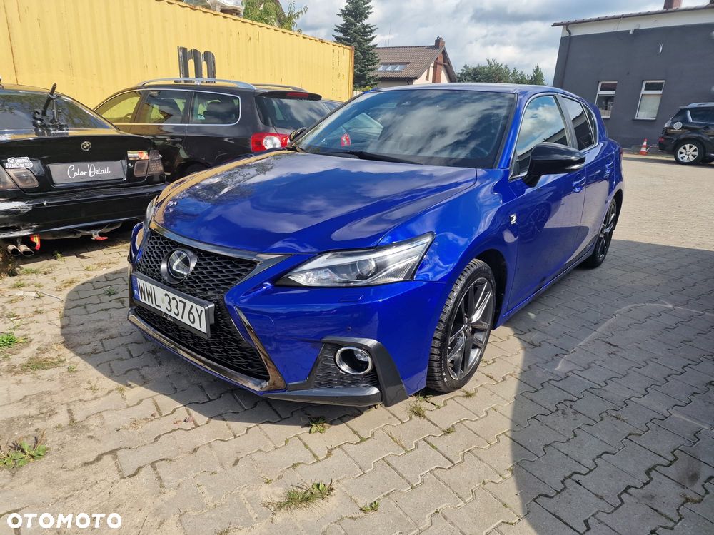 Lexus CT - 1