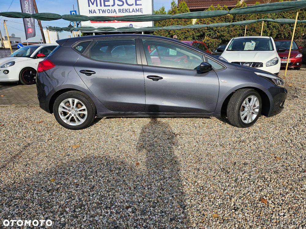 Kia Ceed 1.4 CVVT Dream Team Edition - 25