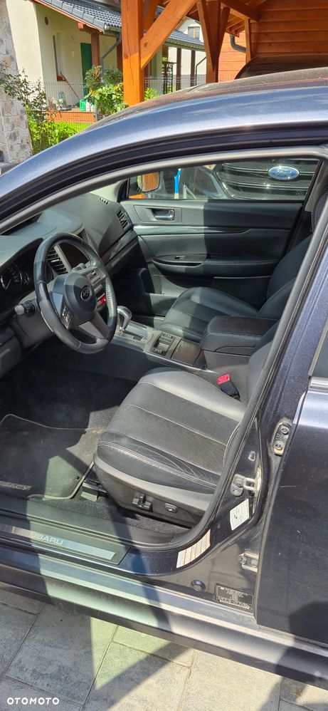 Subaru Legacy 2.5i Comfort Navi - 9