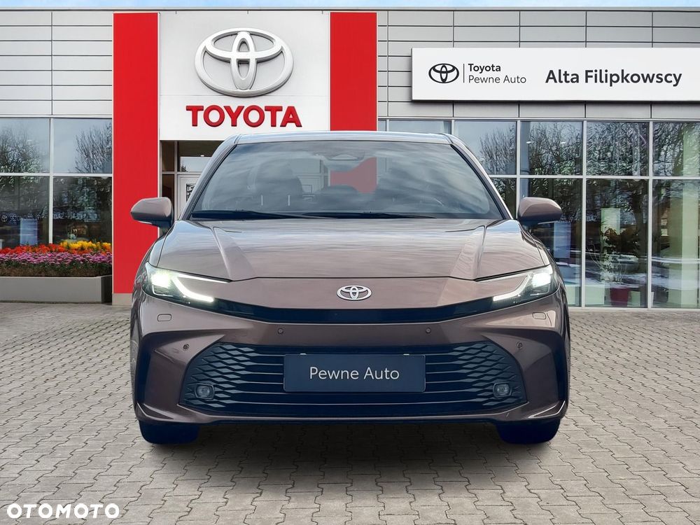Toyota Camry - 8