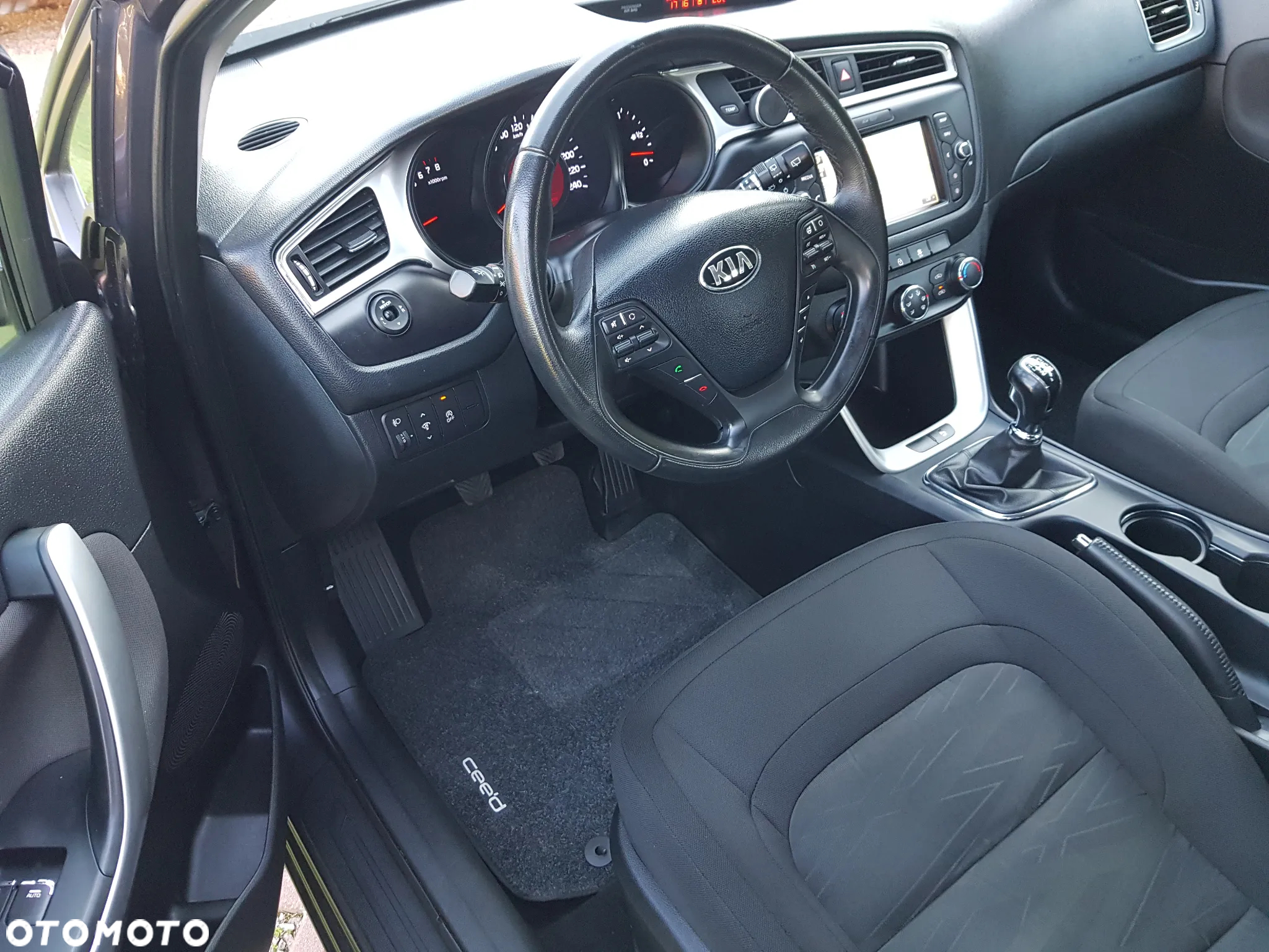 Kia Ceed 1.6 GDI Dream-Team Edition - 21