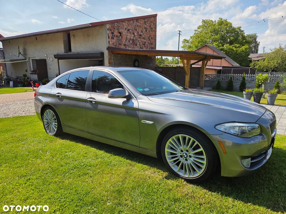 BMW Seria 5 528i Luxury Line - 3