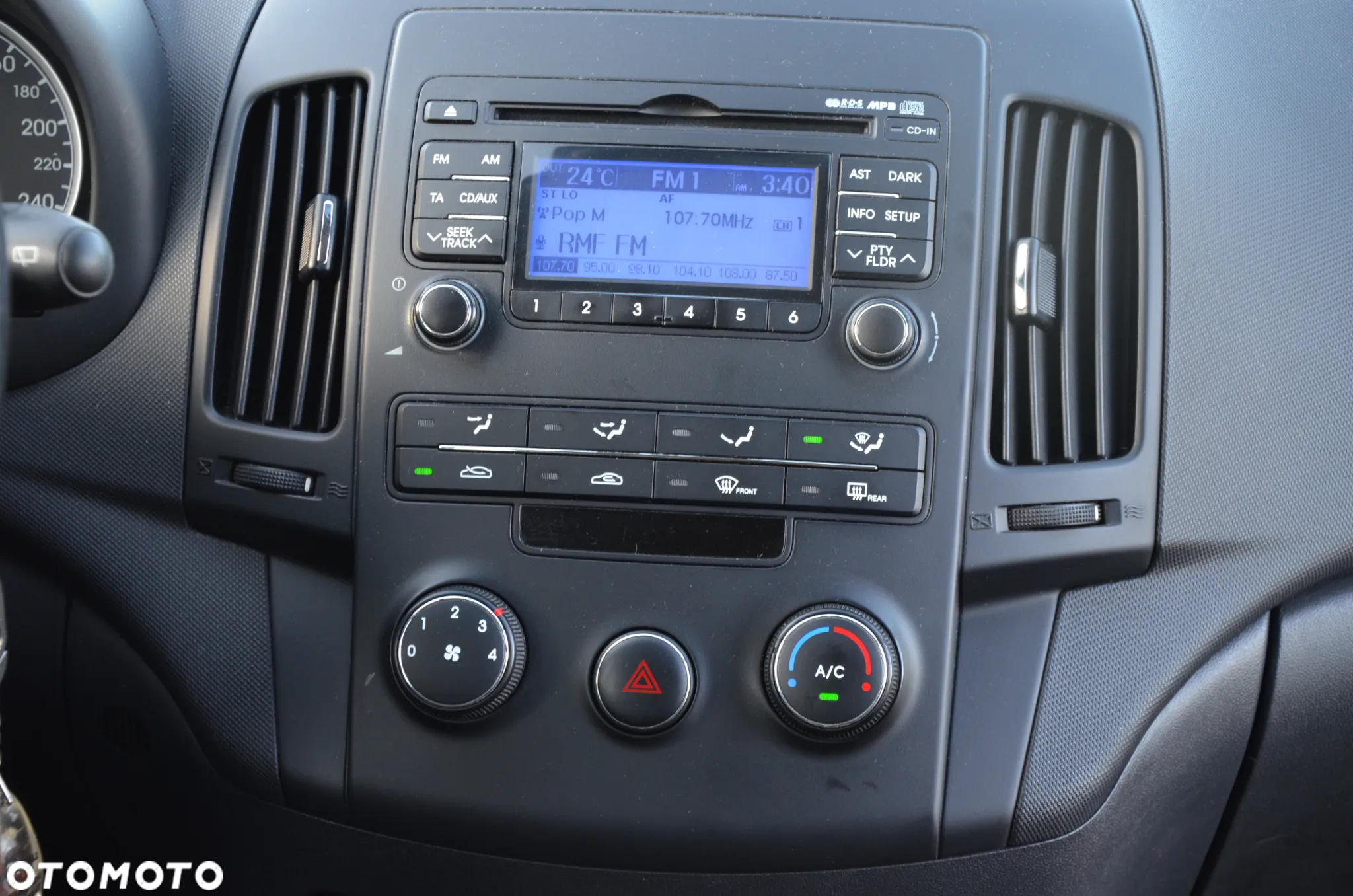 Hyundai i30 1.4 FIFA WM Edition - 21