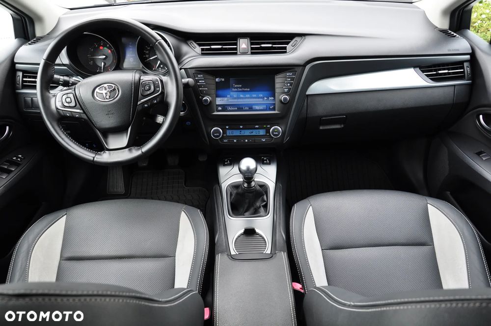 Toyota Avensis Touring Sports 1.8 Edition S+ - 23