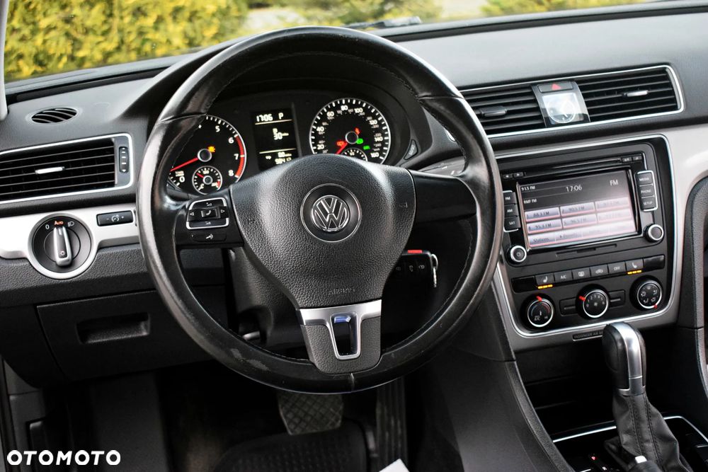 Volkswagen Passat - 34