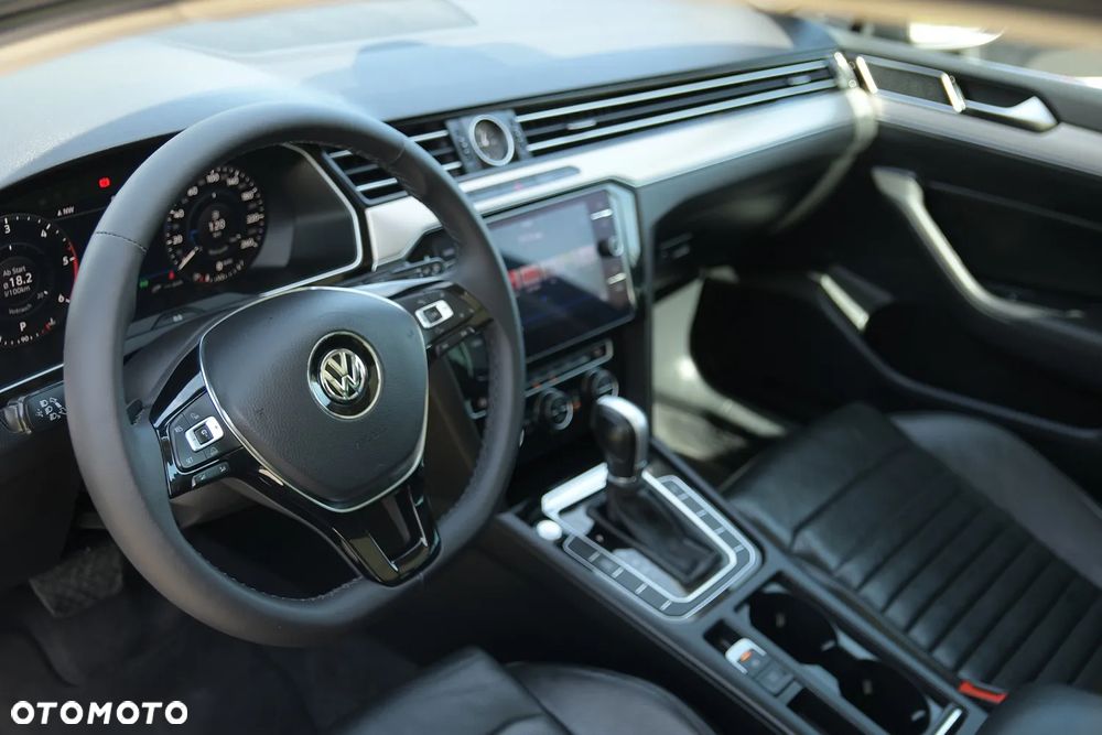Volkswagen Passat 2.0 TDI (BlueMotion Technology) DSG Highline - 30