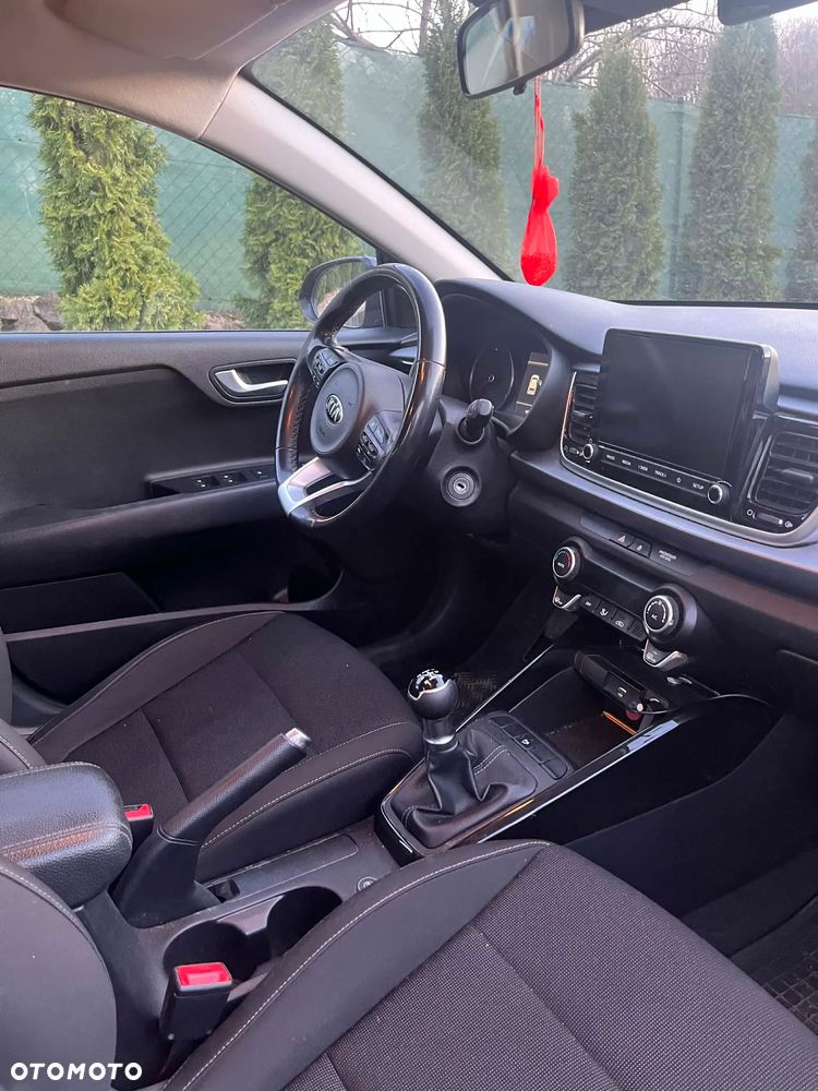 Kia Rio 1.2 L - 3