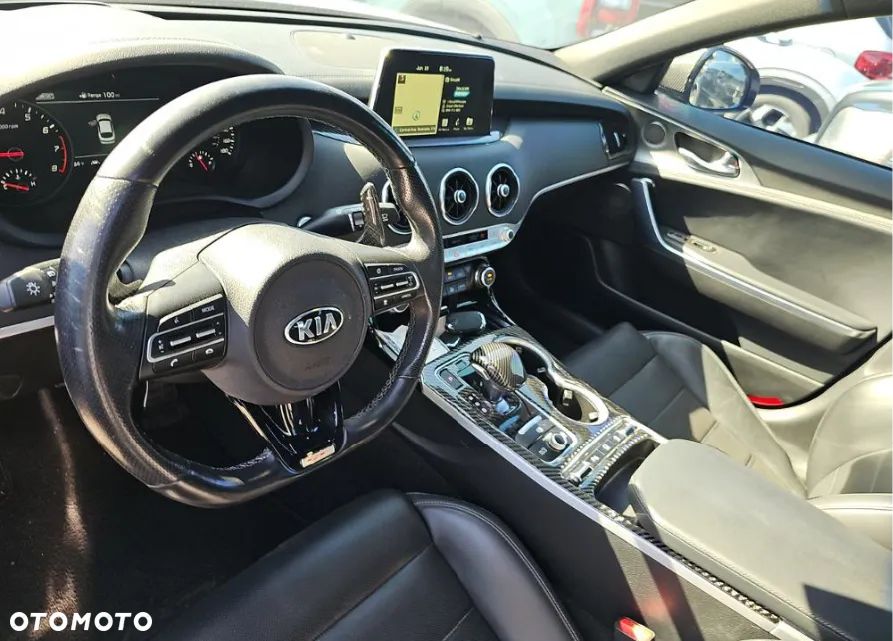 Kia Stinger - 8