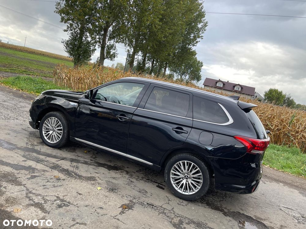 Mitsubishi Outlander 2.4 4WD Diamant+ - 40