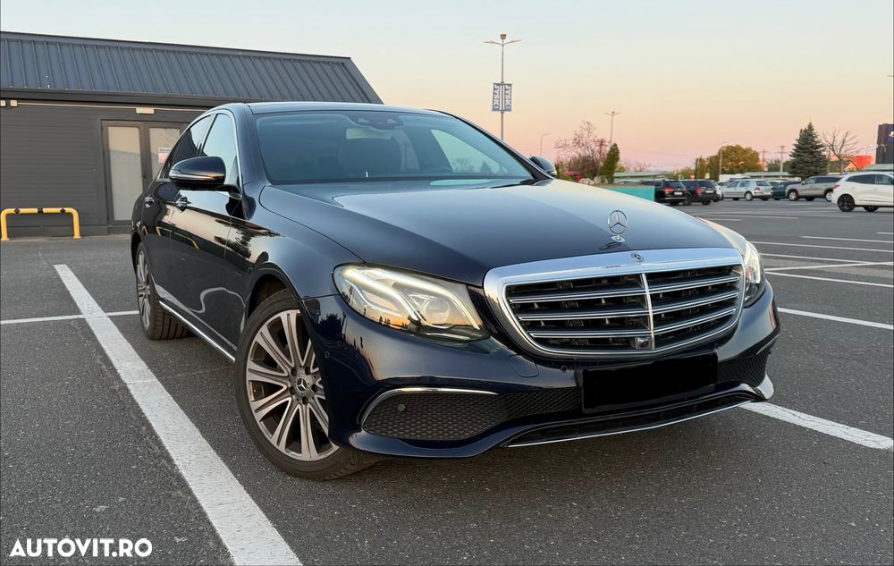 Mercedes-Benz E 200 9G-TRONIC Exclusive - 1