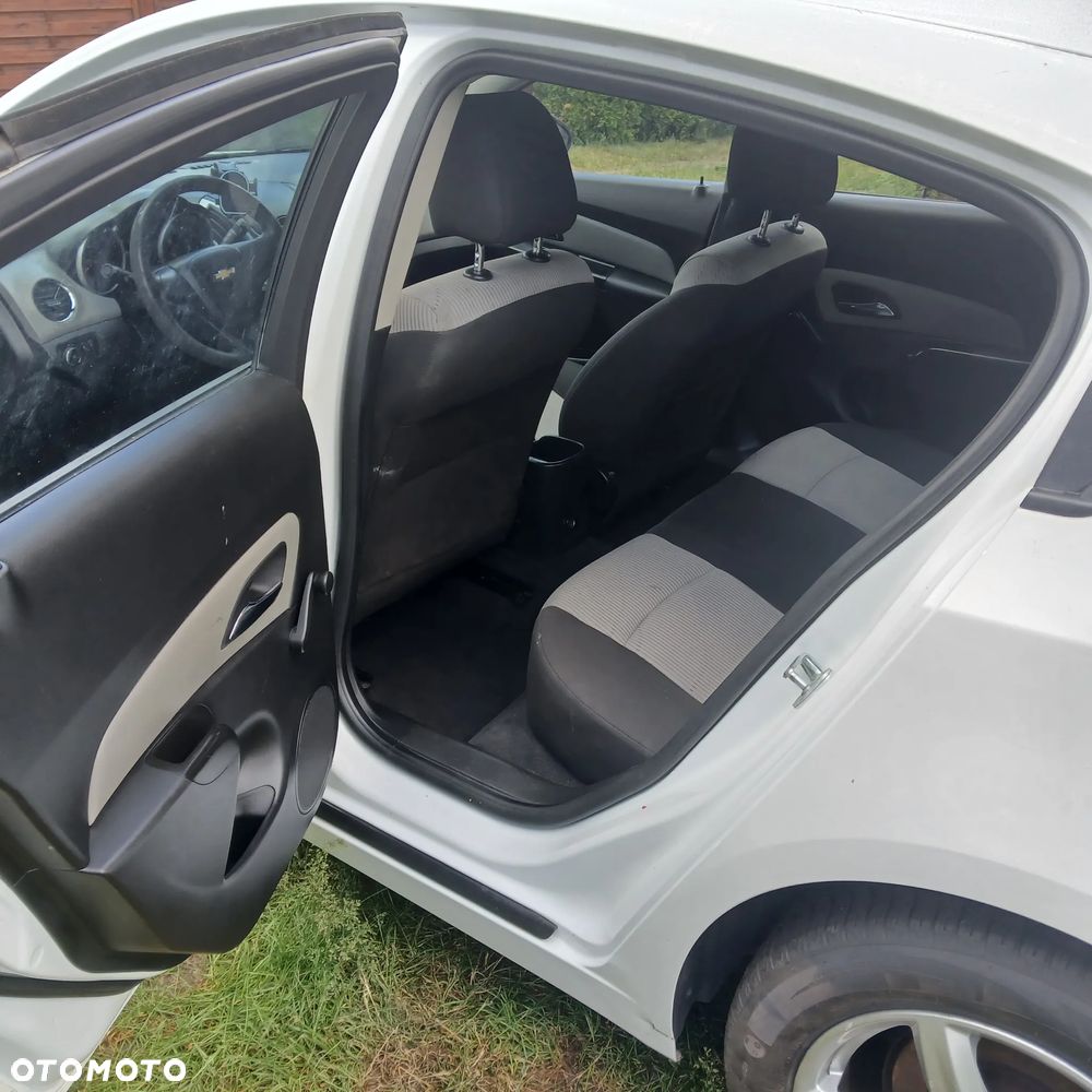Chevrolet Cruze - 11