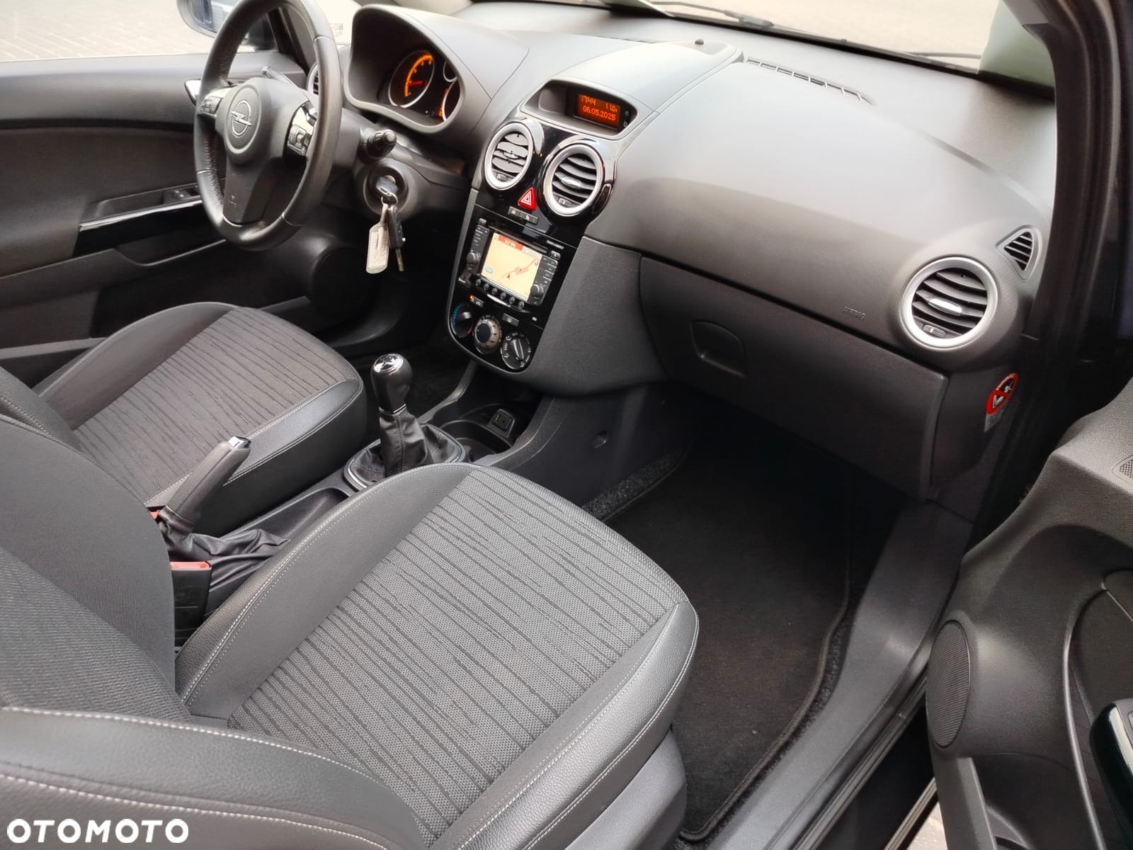 Opel Corsa 1.4 16V Color Edition - 21