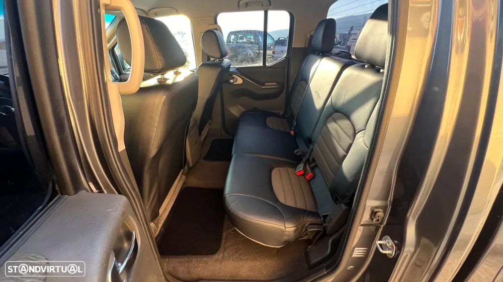 Nissan Navara 2.5 dCi CD Pilot Hi-Tech - 11