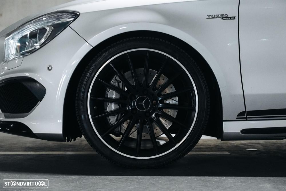 Mercedes-Benz CLA 45 AMG 4-Matic - 12