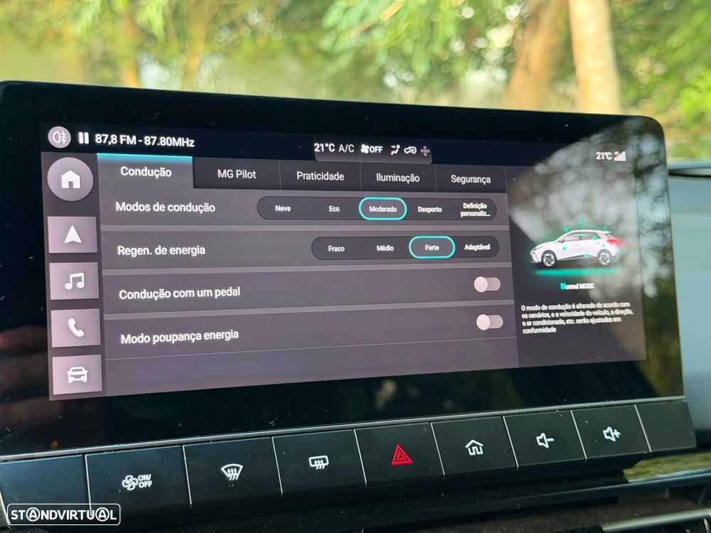 MG MG4 77 kWh Extended Range Luxury - 17