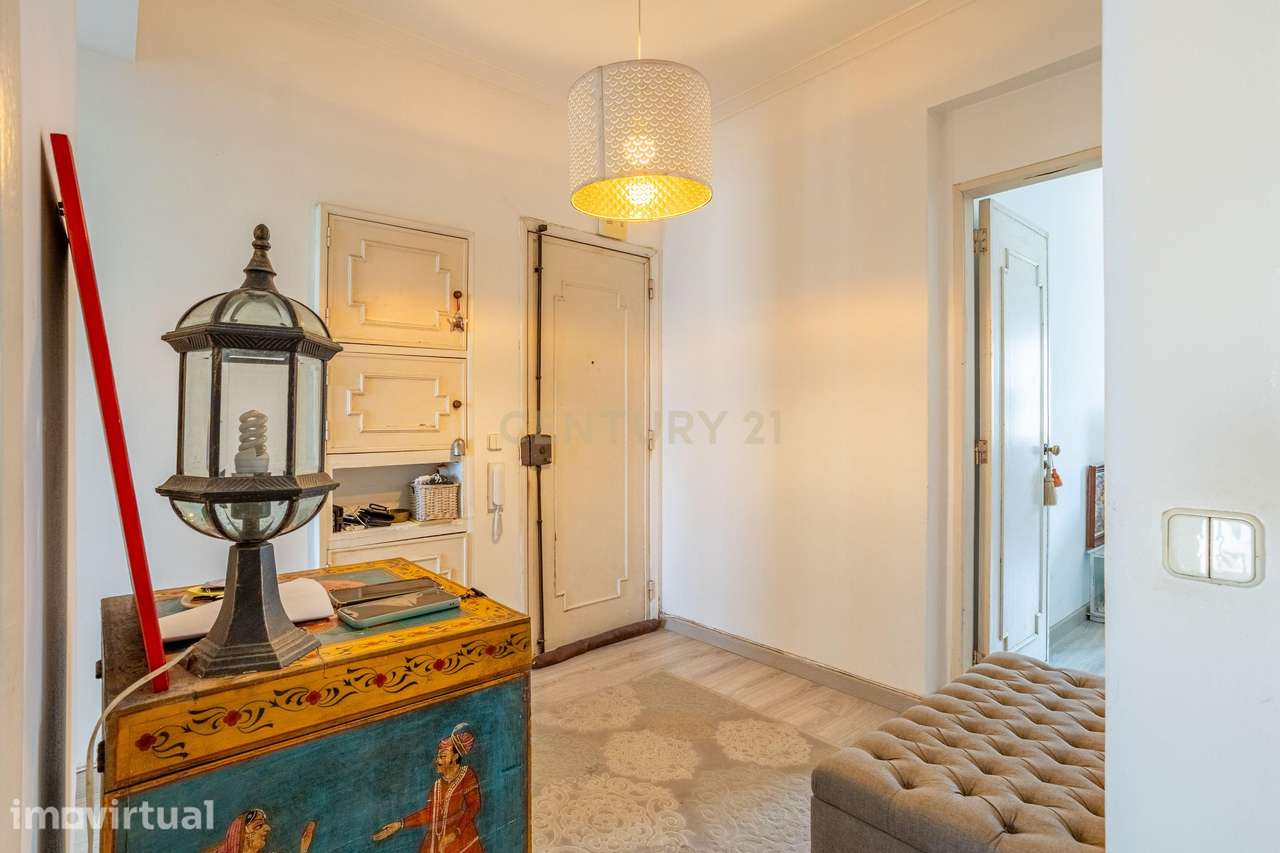 Apartamento T2 com vista desafogada no Olival Basto - Grande imagem: 5/24