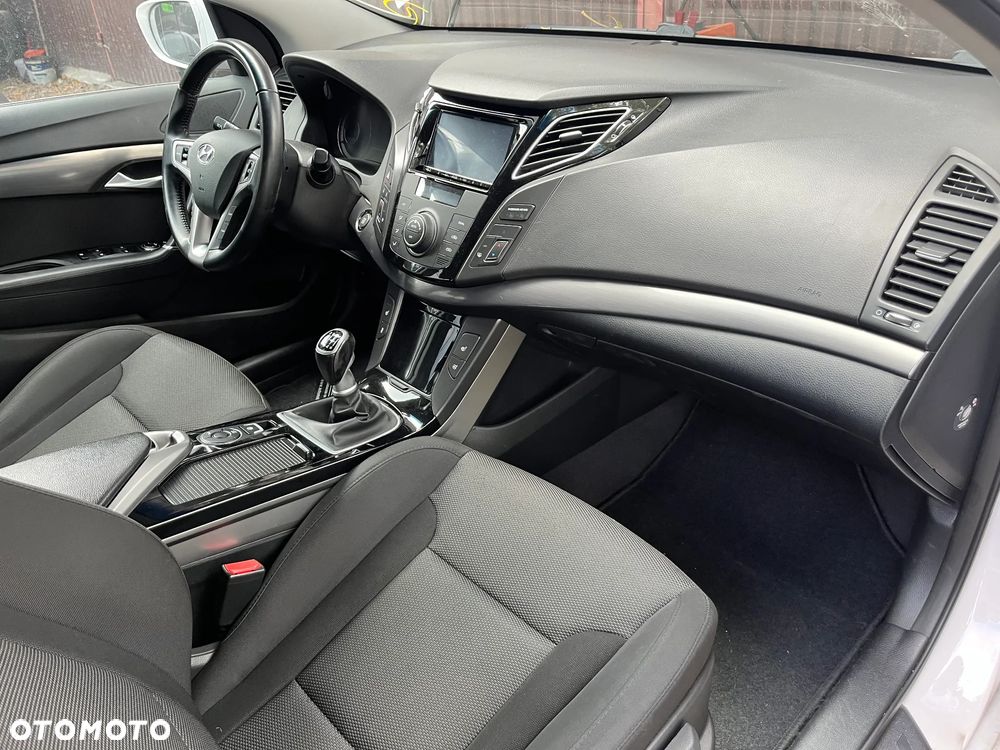 Hyundai i40 i40cw 1.7 CRDi Fifa World Cup Edition - 7