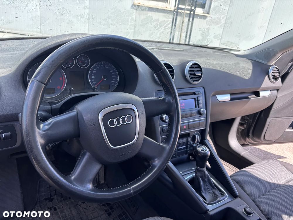 Audi A3 Sportback 1.6 TDI DPF Ambiente - 7