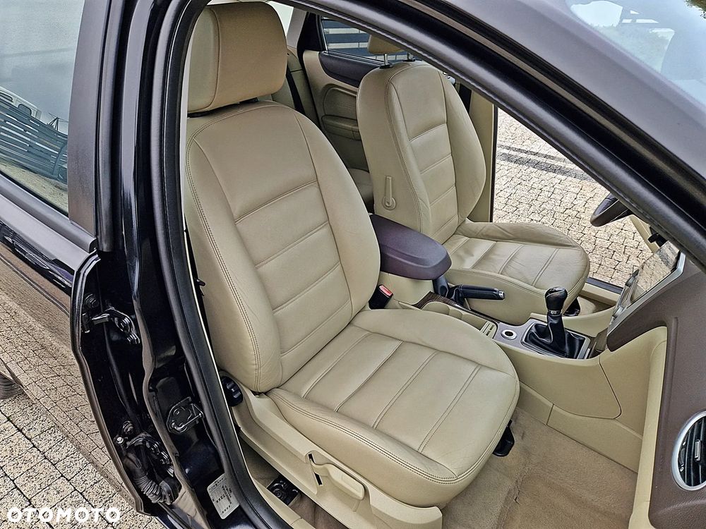 Ford Focus 1.6 Ghia - 24