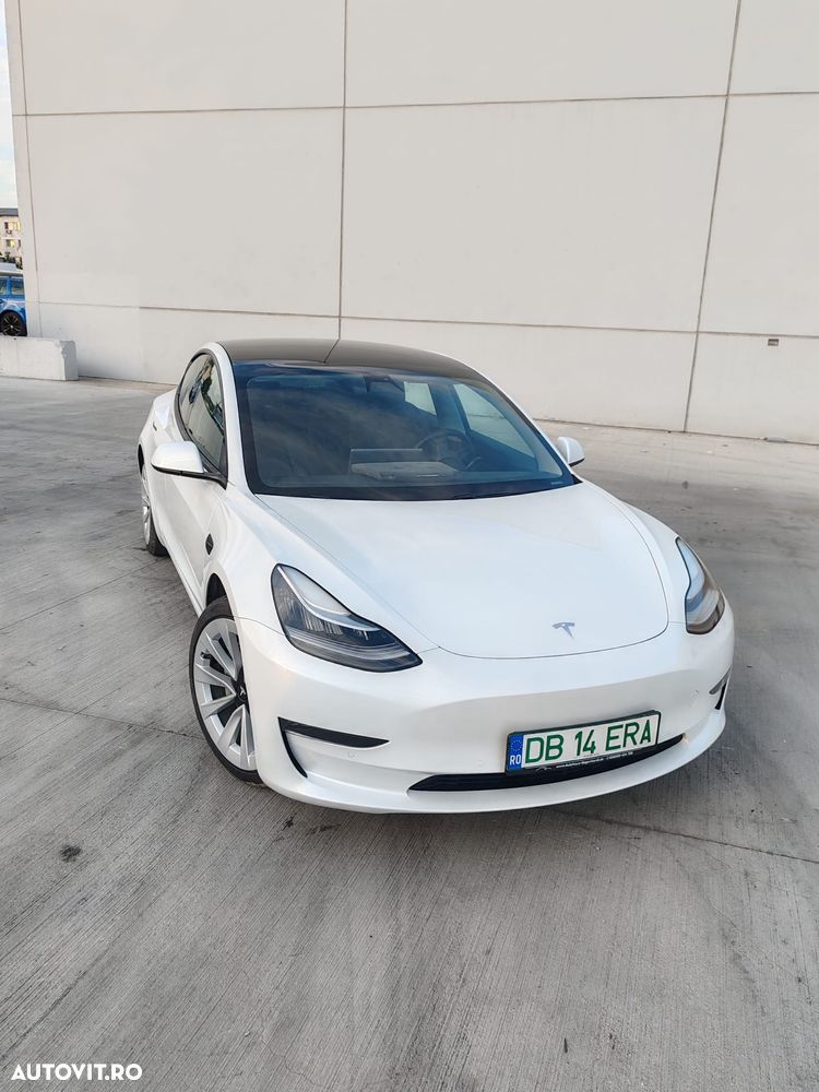 Tesla Model 3 - 1