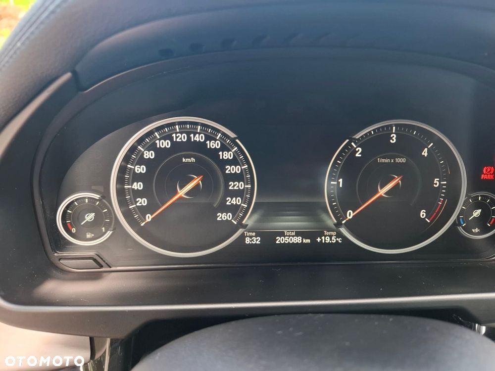 BMW X6 xDrive40d - 11