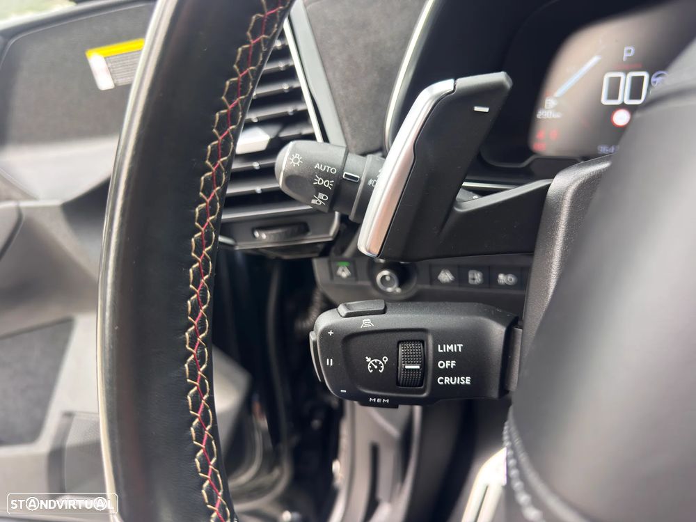 DS DS7 4x4 300 Performance Line - 17