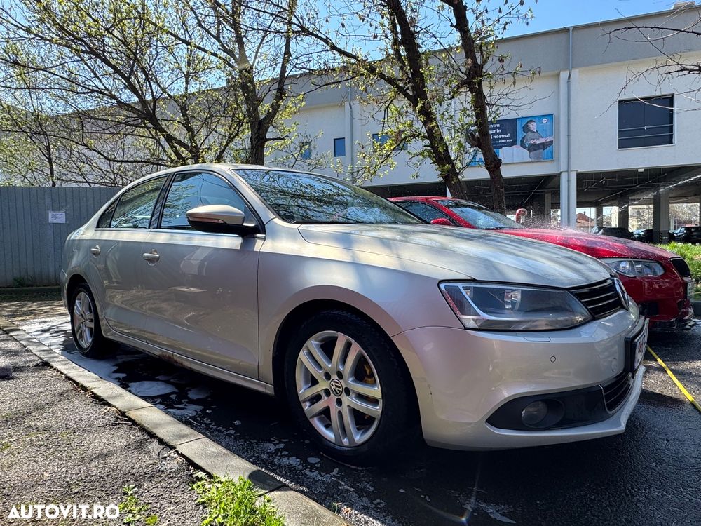 Volkswagen Jetta 1.6 TDI DPF Comfortline - 10