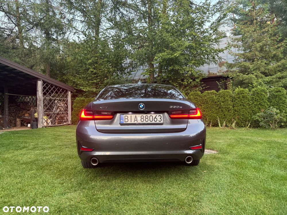BMW Seria 3 330e PHEV xDrive - 40