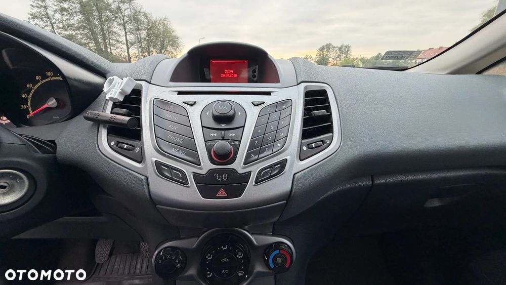 Ford Fiesta 1.4 TDCi Ambiente - 9