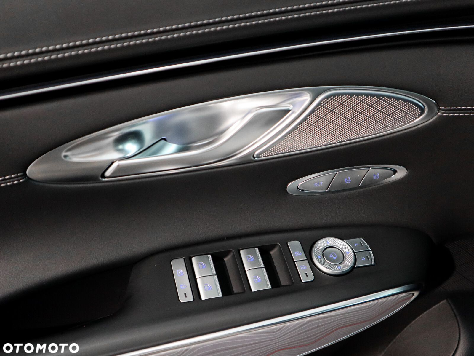 Genesis GV70 2.5T AWD AT8 Luxury Line - 26