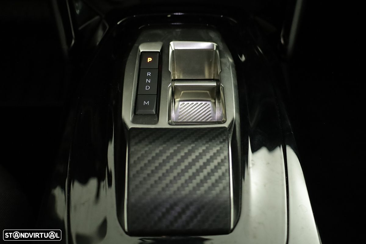 Peugeot 2008 1.2 PureTech Allure EAT8 - 14