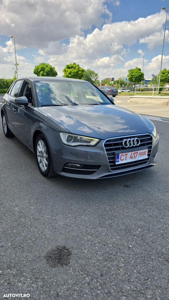 Audi A3 Sportback 1.6 TDI S tronic Ambiente - 2