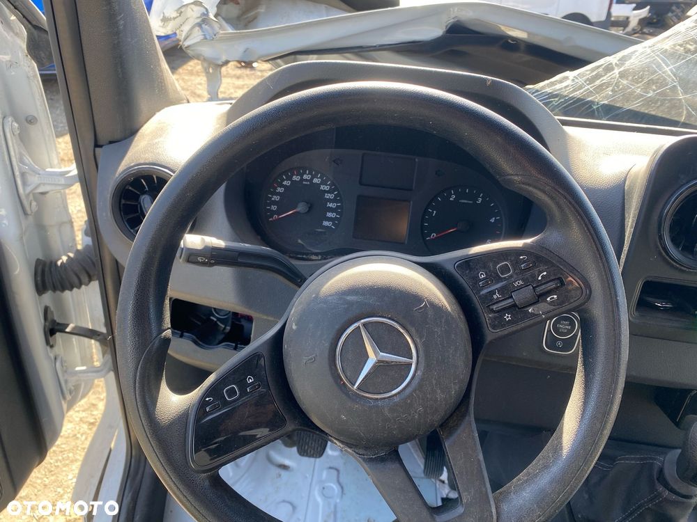 Mercedes-Benz Sprinter - 19