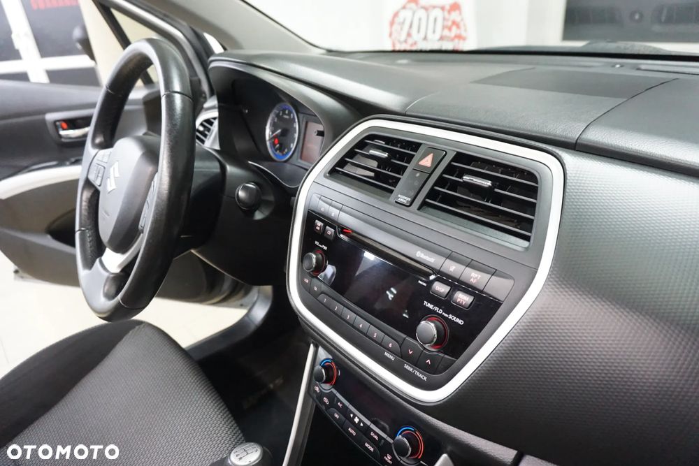 Suzuki SX4 S-Cross 1.6 Comfort - 23