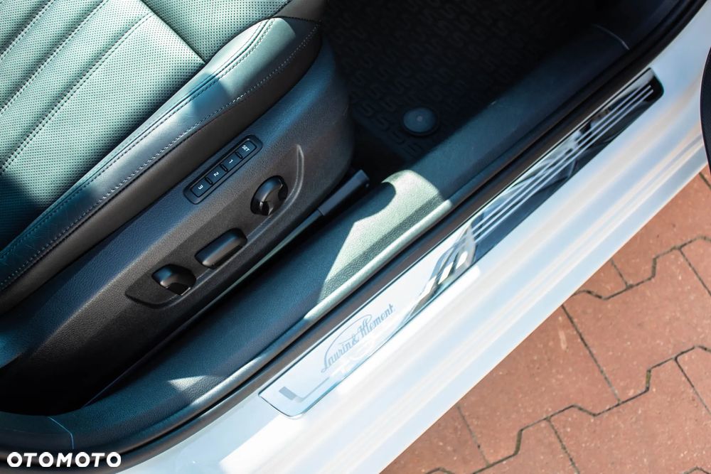 Skoda Superb 2.0 TDI L&K DSG - 17