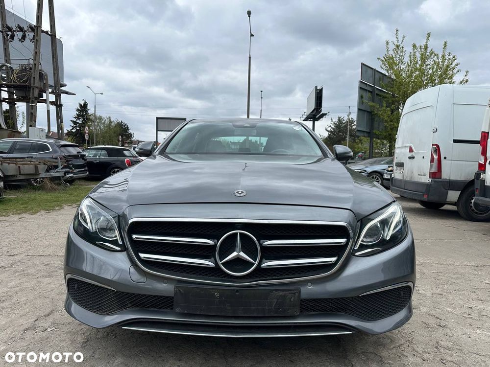 Mercedes-Benz Klasa E 300 de Business Edition - 3