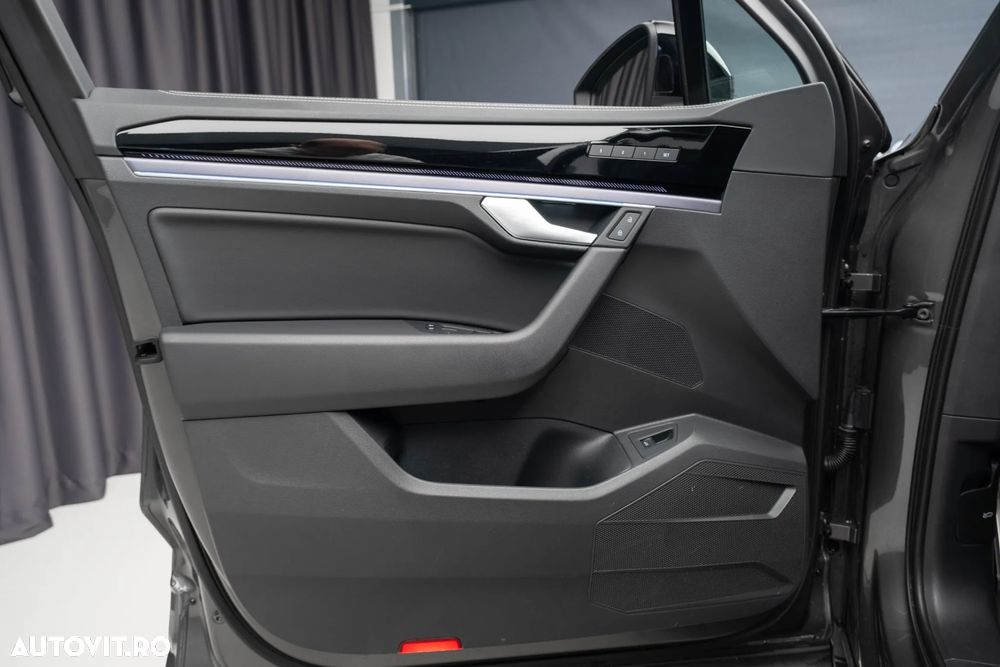 Volkswagen Touareg V6 TDI 4MOTION R-Line - 32