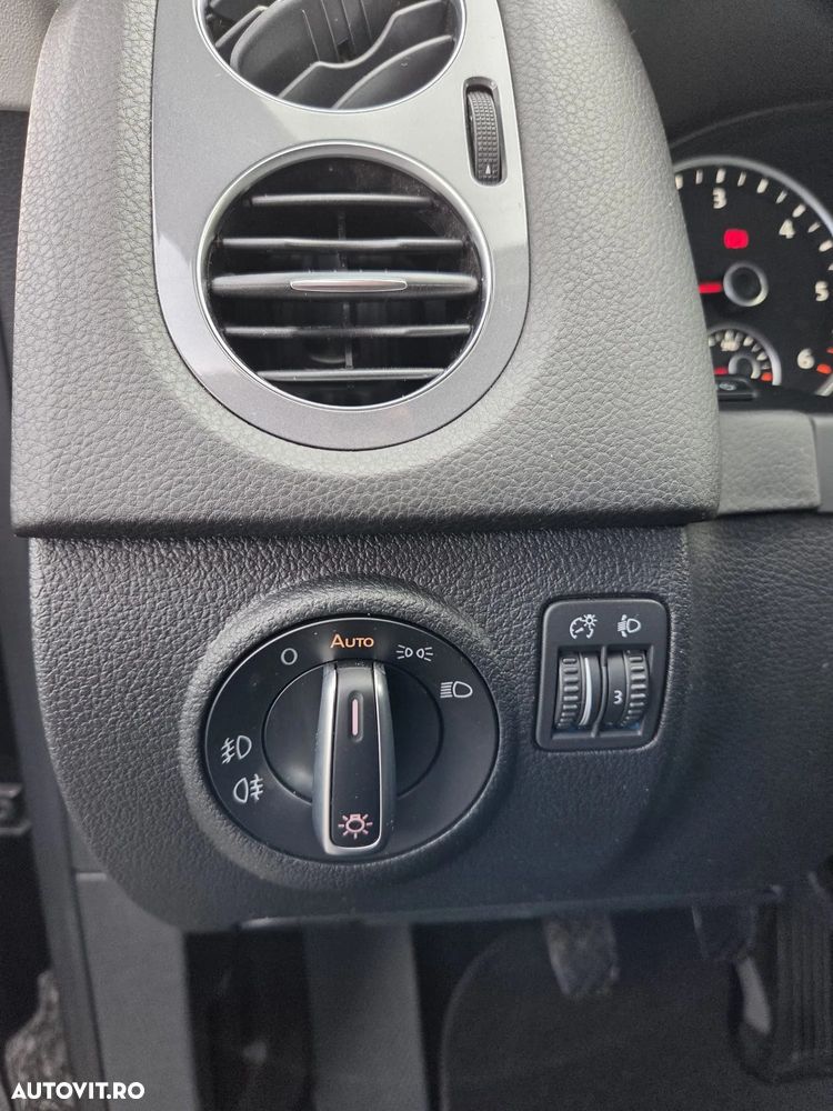 Volkswagen Tiguan 2.0 TDI DPF BlueMotion Technology Lounge Sport & Style - 15