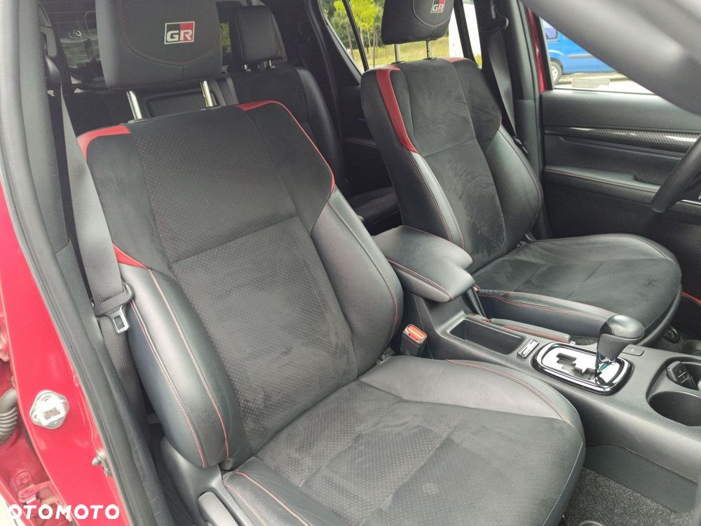 Toyota Hilux 2.8 D-4D Double Cab GR Sport 4x4 - 18