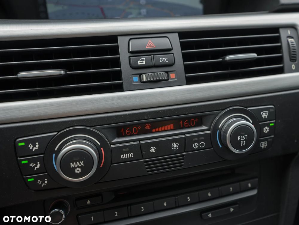 BMW Seria 3 320i Edition Exclusive - 31
