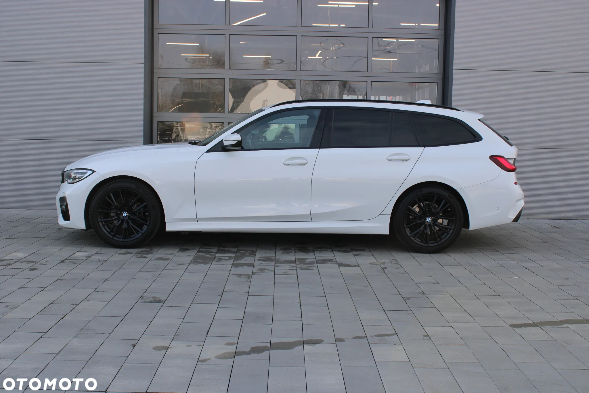 BMW Seria 3 318d M Sport - 8