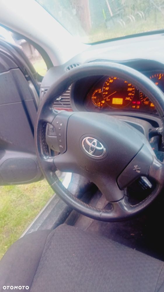 Toyota Avensis 2.0 D-4D - 20