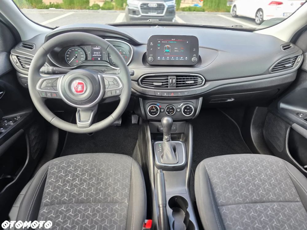 Fiat Tipo 1.5 Hybrid City Cross DCT - 25