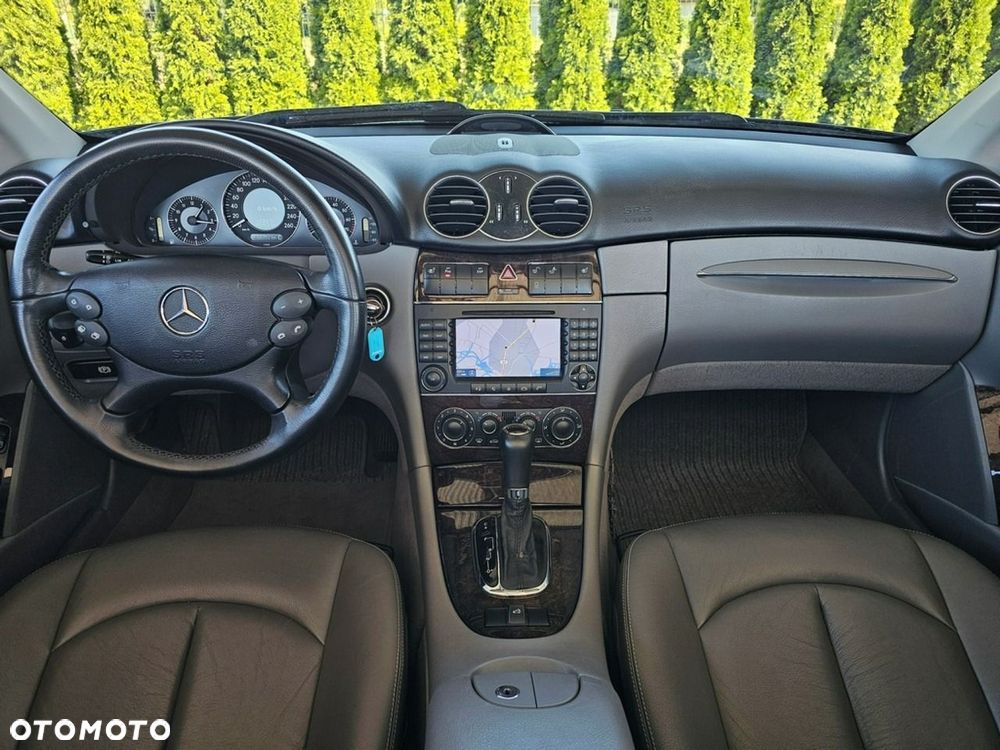 Mercedes-Benz CLK - 28