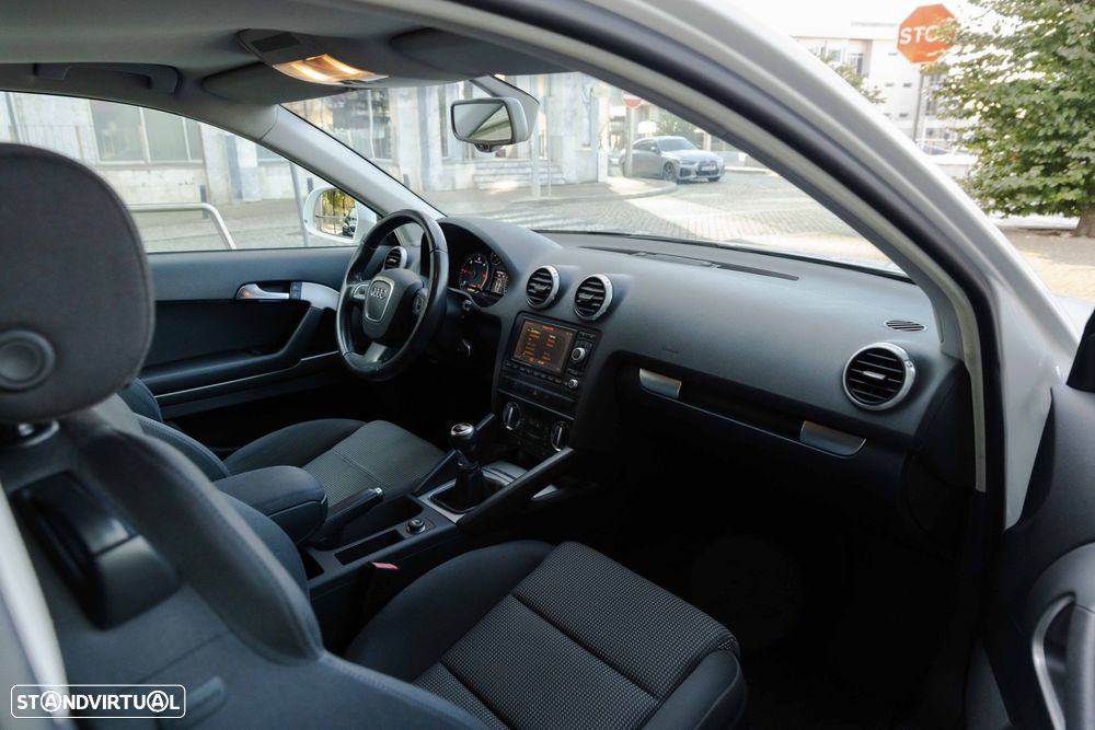Audi A3 1.6 TDI Attraction - 17