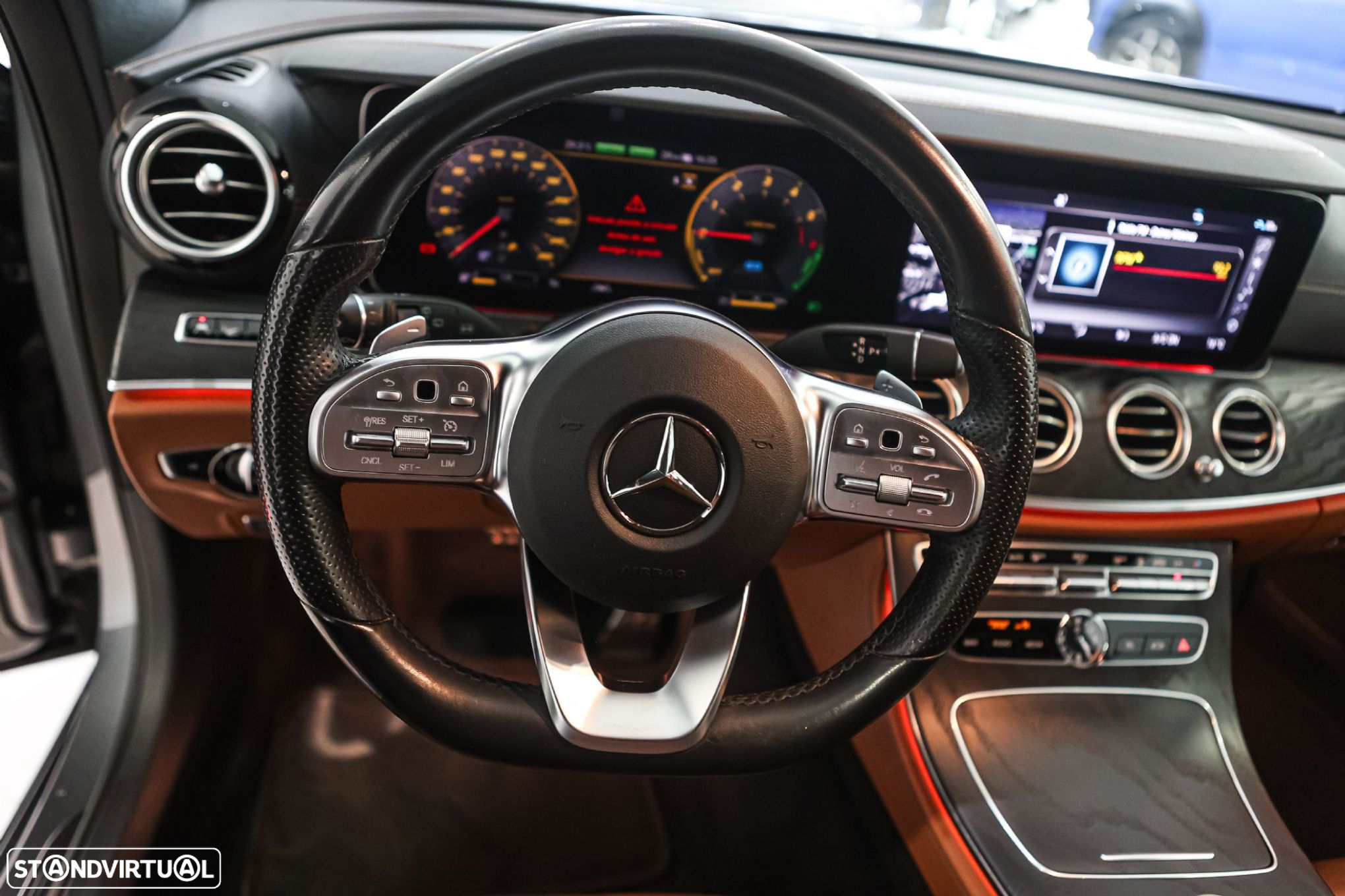 Mercedes-Benz E 300 de AMG Line - 23