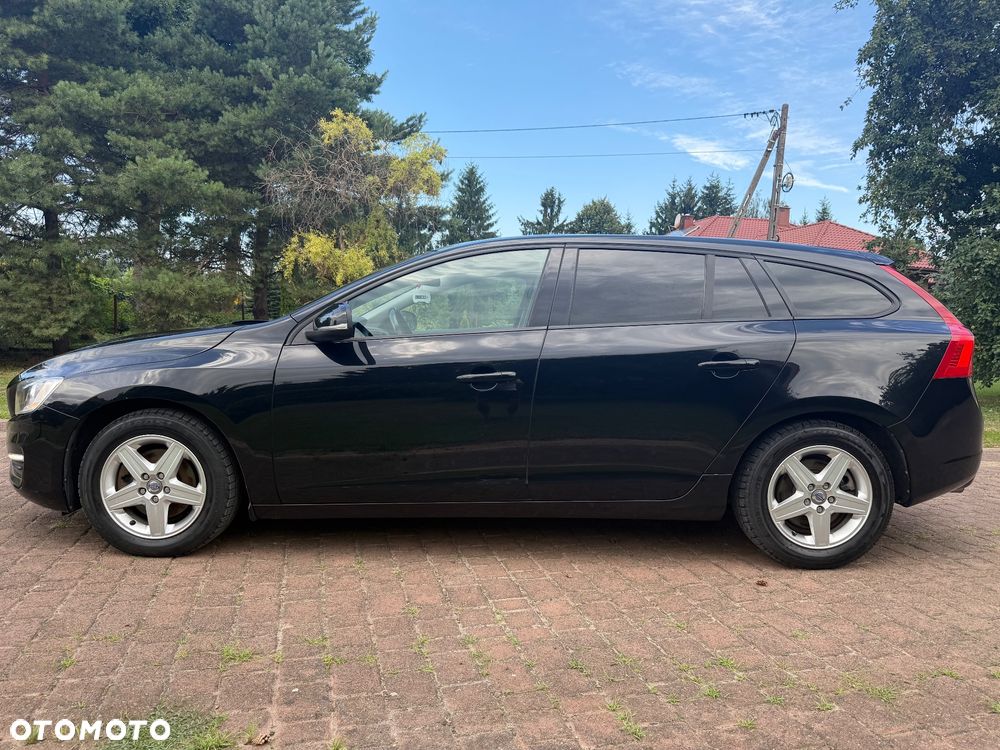 Volvo V60 D2 R-Design Momentum - 6